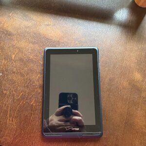 Verizon QMV7A tablet with black case